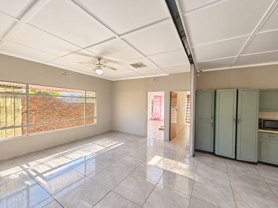4 Bedroom Property for Sale in Olifantshoek Northern Cape